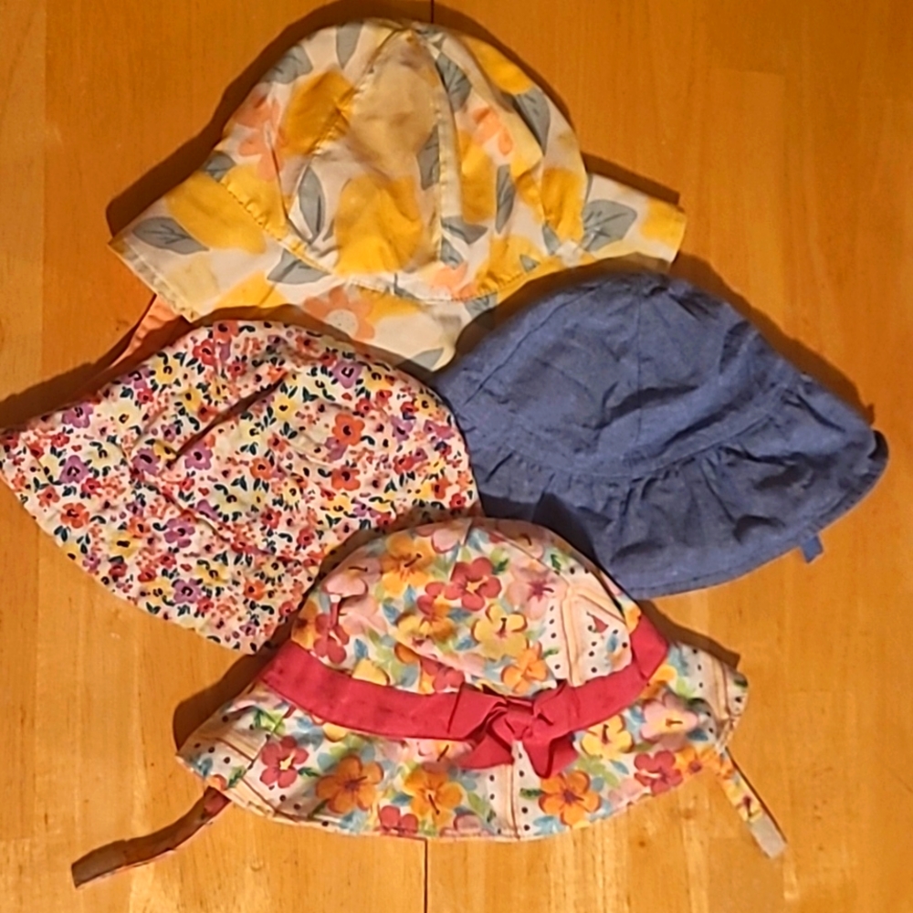 Lot of infant sunhats